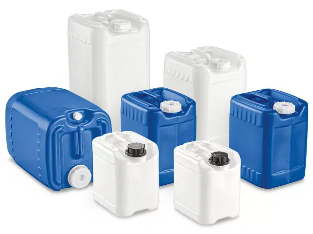 Пластикові Каністри: Надійні Контейнери для Зберігання та Транспортування Рідин